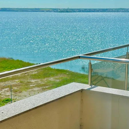 Acqua Blue 43 Summerland Apartment *